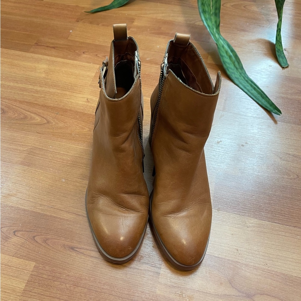 Cognac Ralph Lauren heeled boots